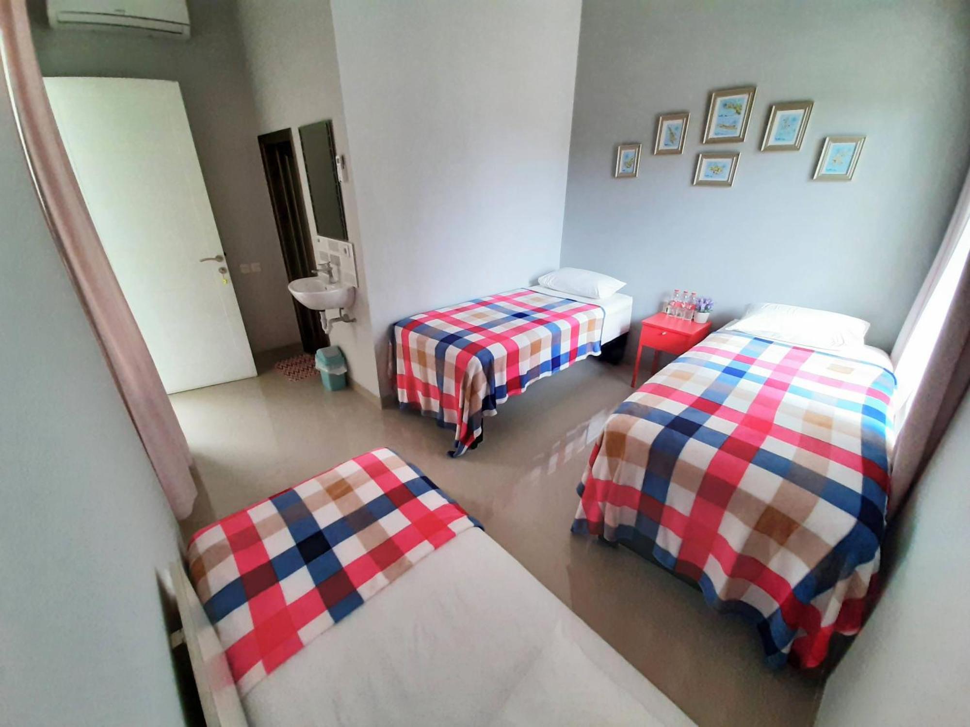Inni Homestay Malang Quarto foto